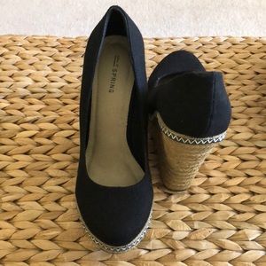 Wedge pumps size 8